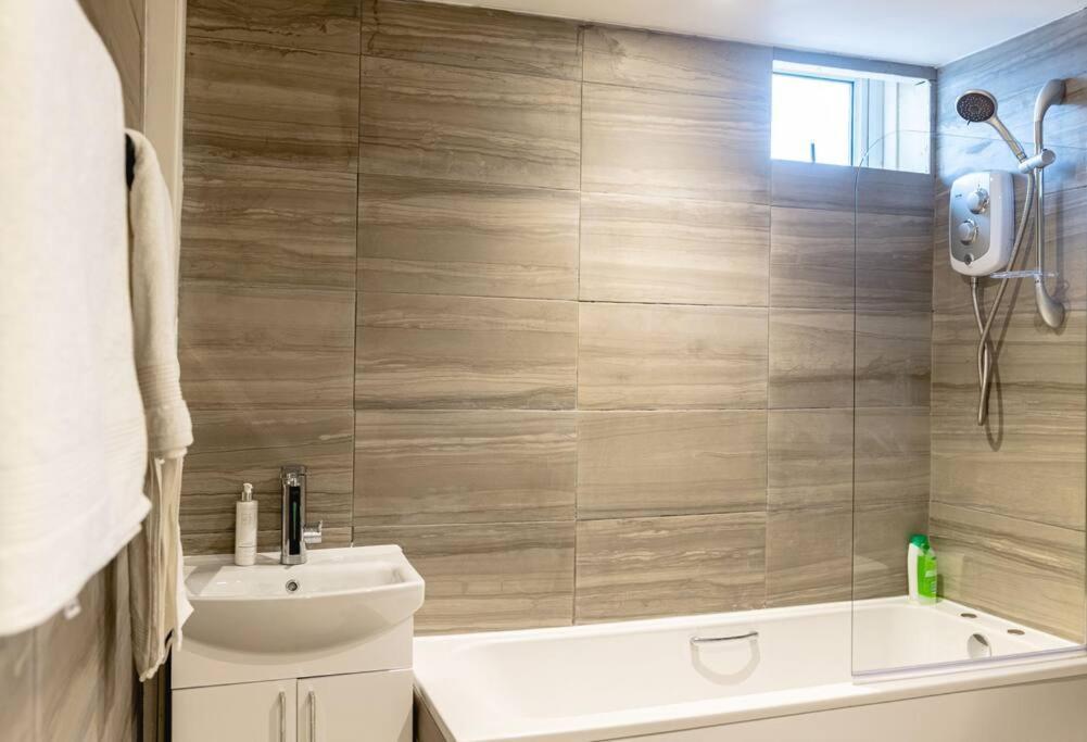 2 Bed With Free Parking Apartamento Londres Exterior foto